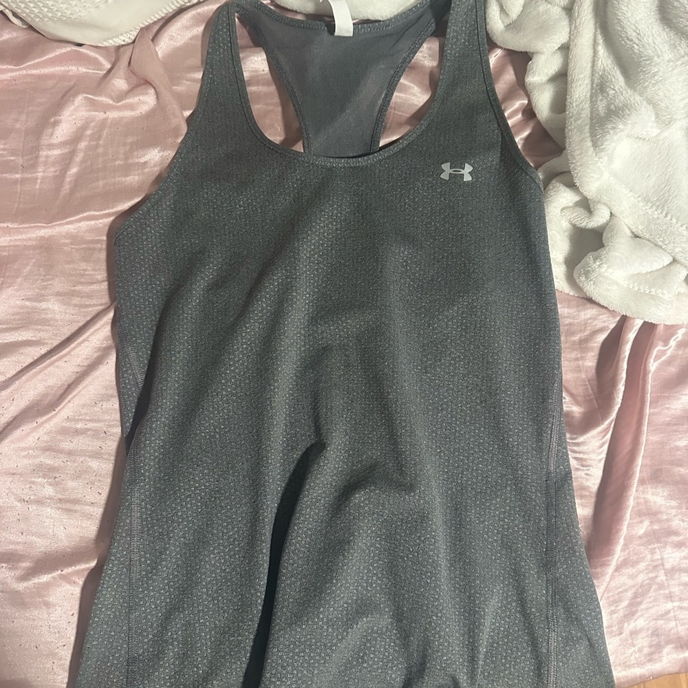 Under Armour Gray Fitted Sleeveless Tank Top